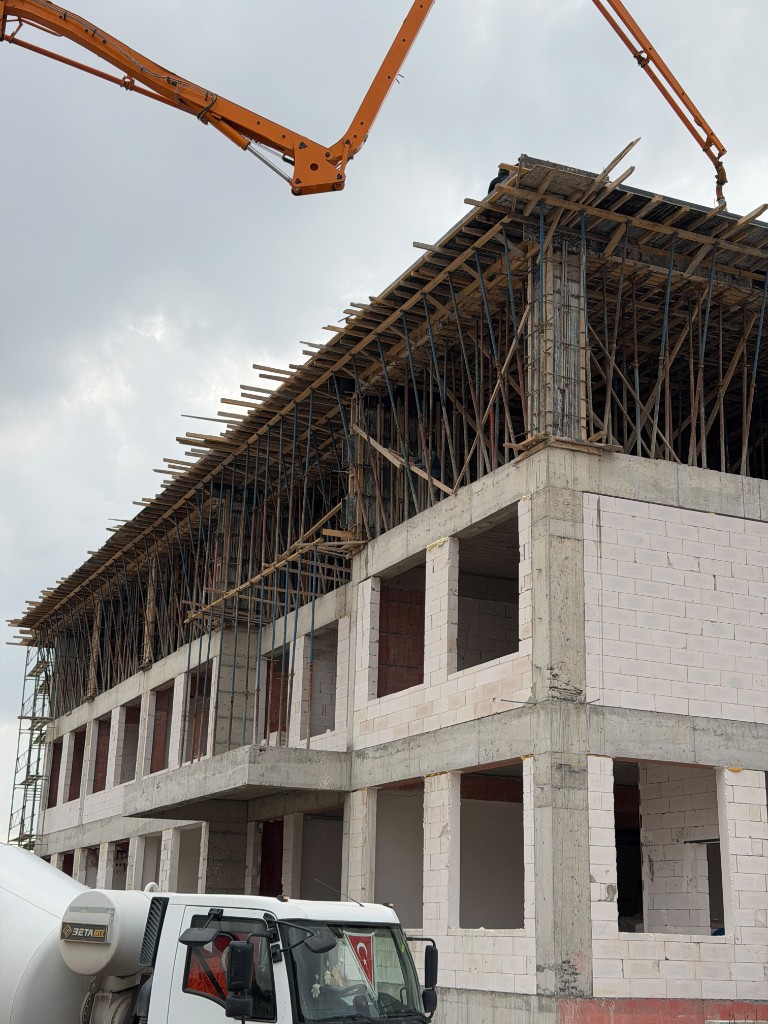 Kaba yapı ve beton dökümü